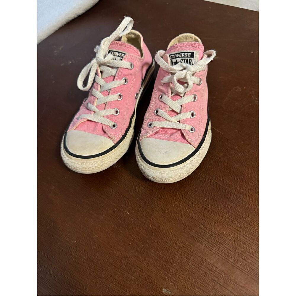 Converse Chuck Taylor’s size 1 girls